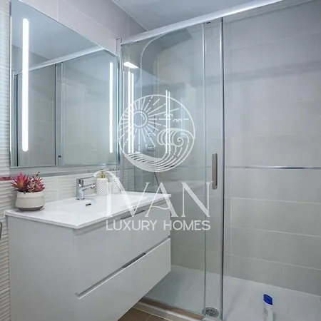 Casa Galicia Ivan Luxury Homes 7ªpta Norte 1ªlinea アパート